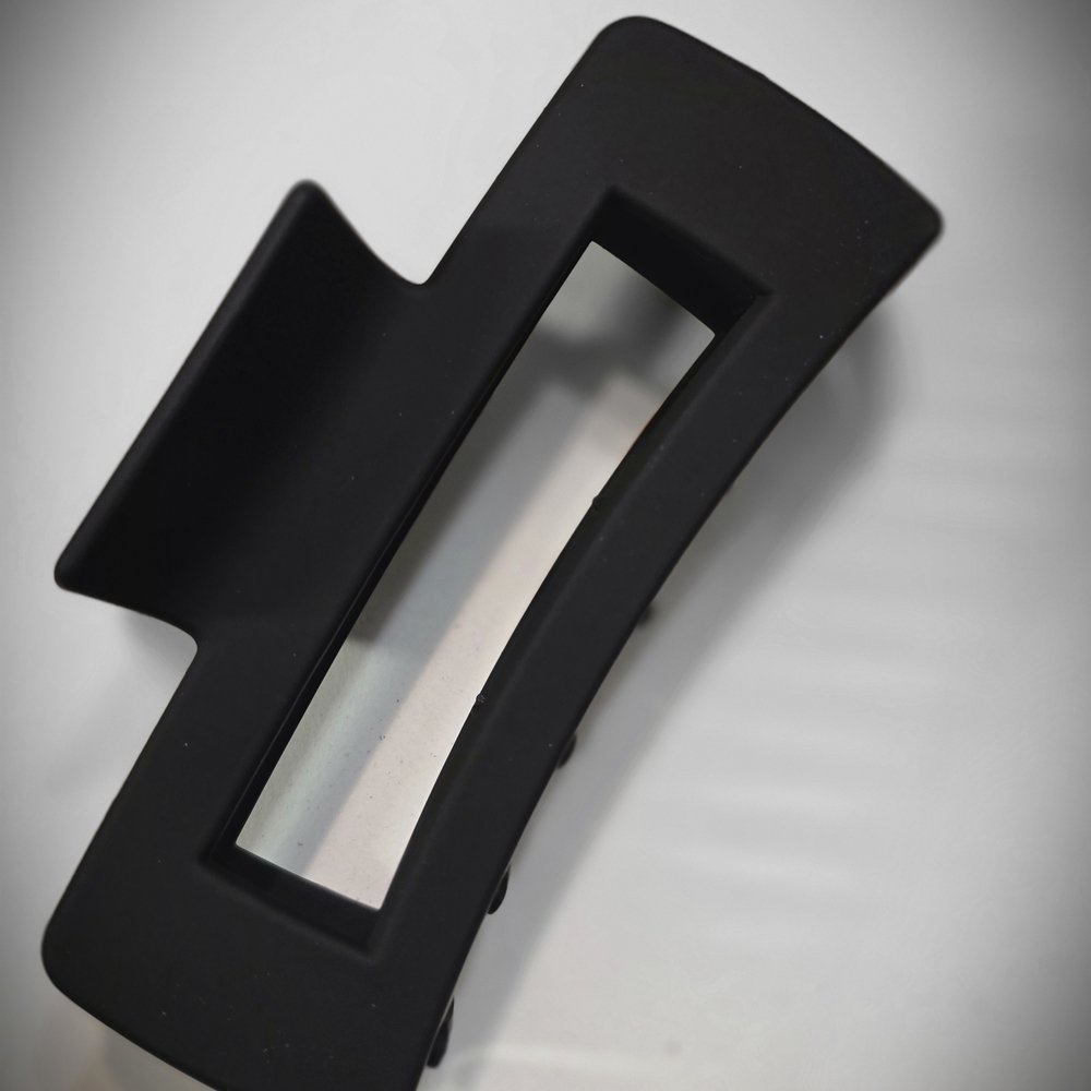 Black Hair Claw Clip